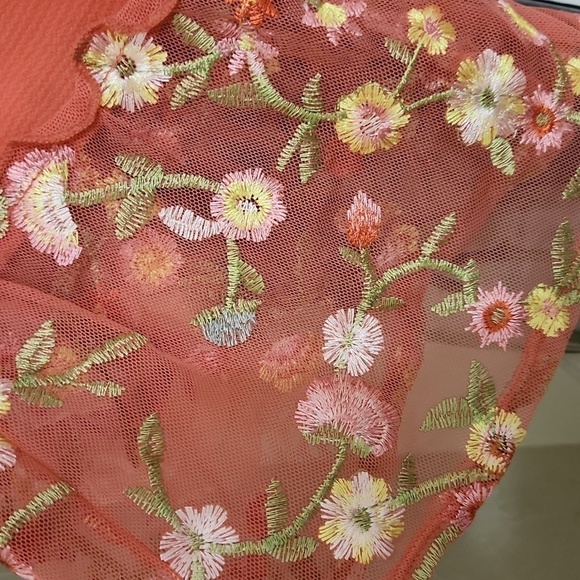 Embroidered Floral Sheer Sleeve Bohemian Blouse small Feminine - Picture 9 of 9